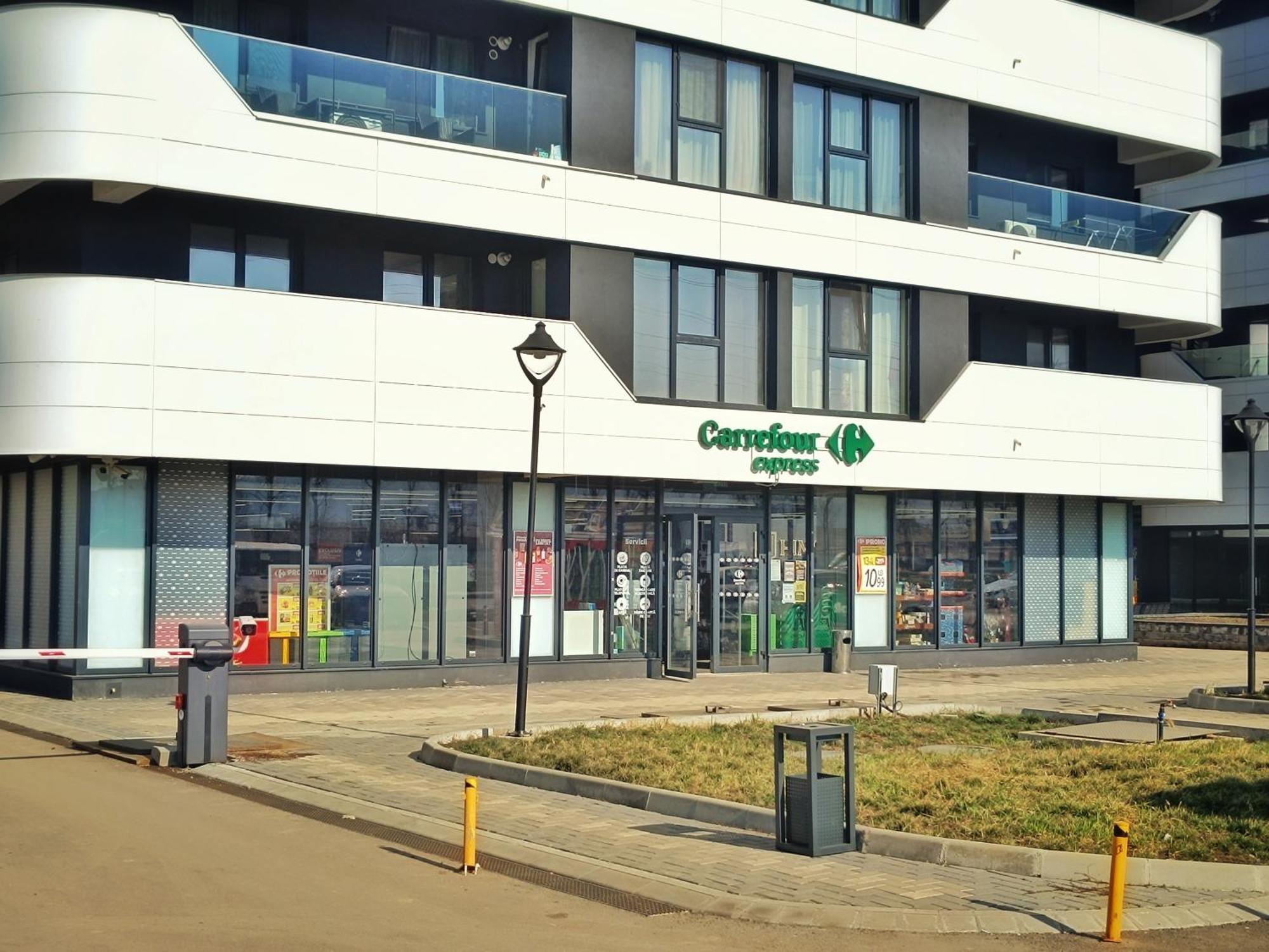 Super Apartments Near Airport With Shop & Free Parking Iasi Exteriör bild
