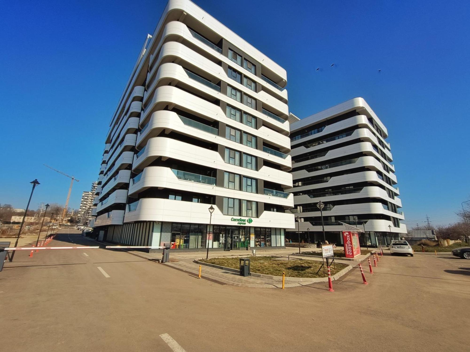 Super Apartments Near Airport With Shop & Free Parking Iasi Exteriör bild