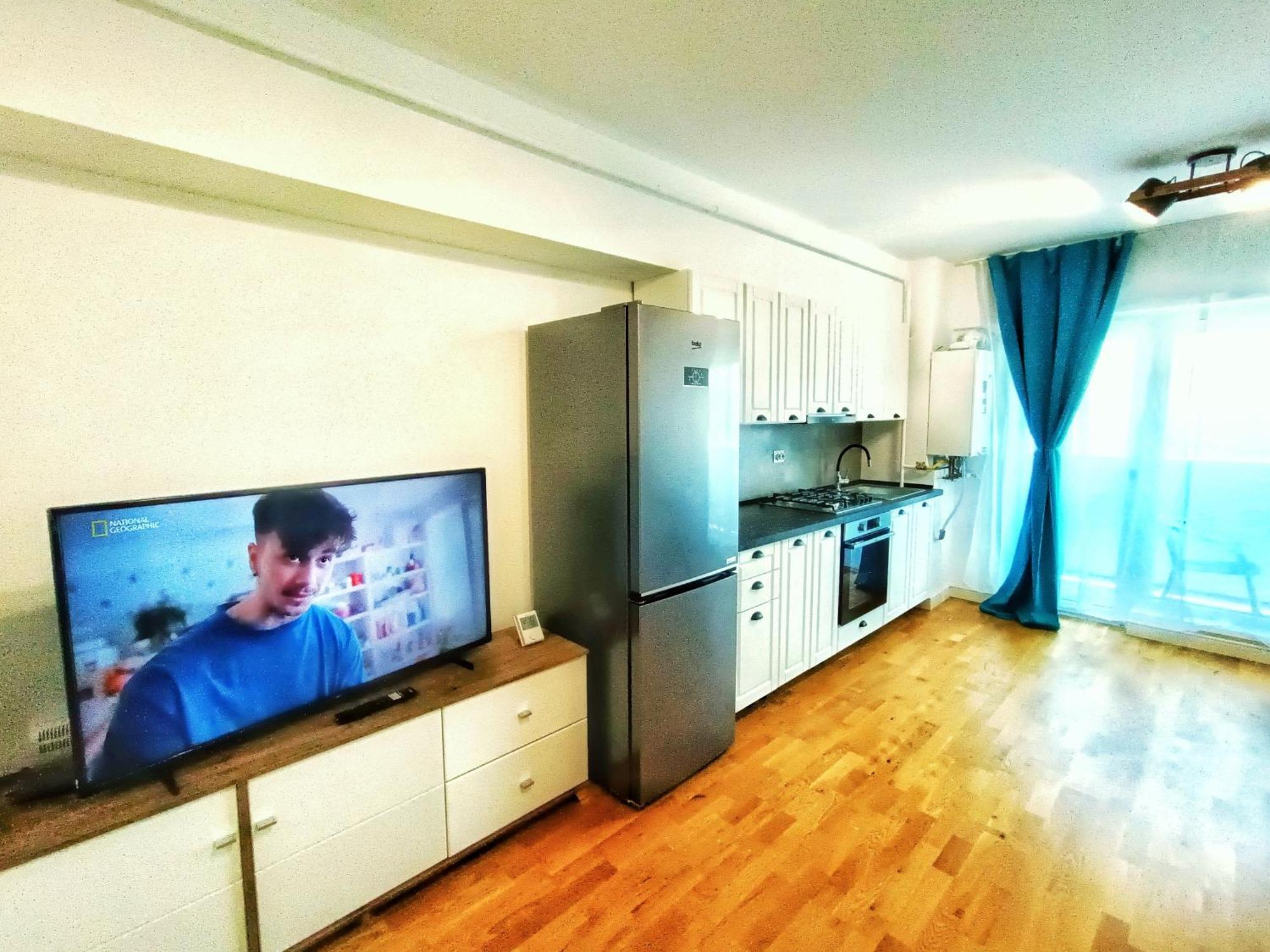 Super Apartments Near Airport With Shop & Free Parking Iasi Exteriör bild